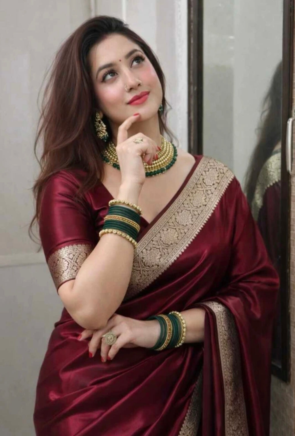 Sijileen 
Woven Banarasi Satin Saree (Maroon)