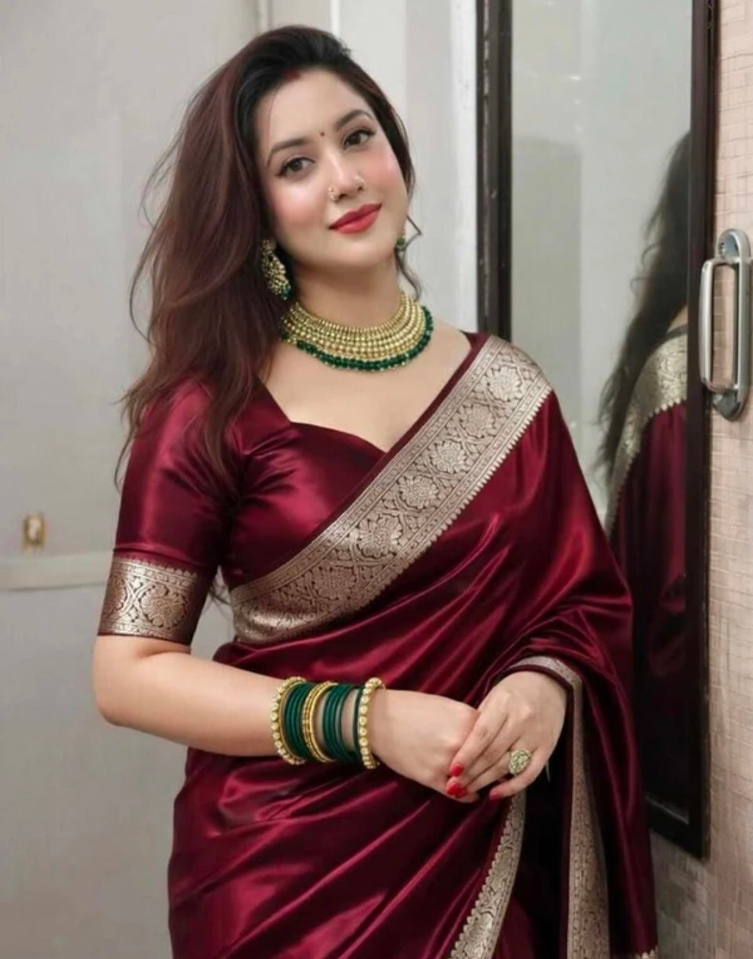 Sijileen 
Woven Banarasi Satin Saree (Maroon)