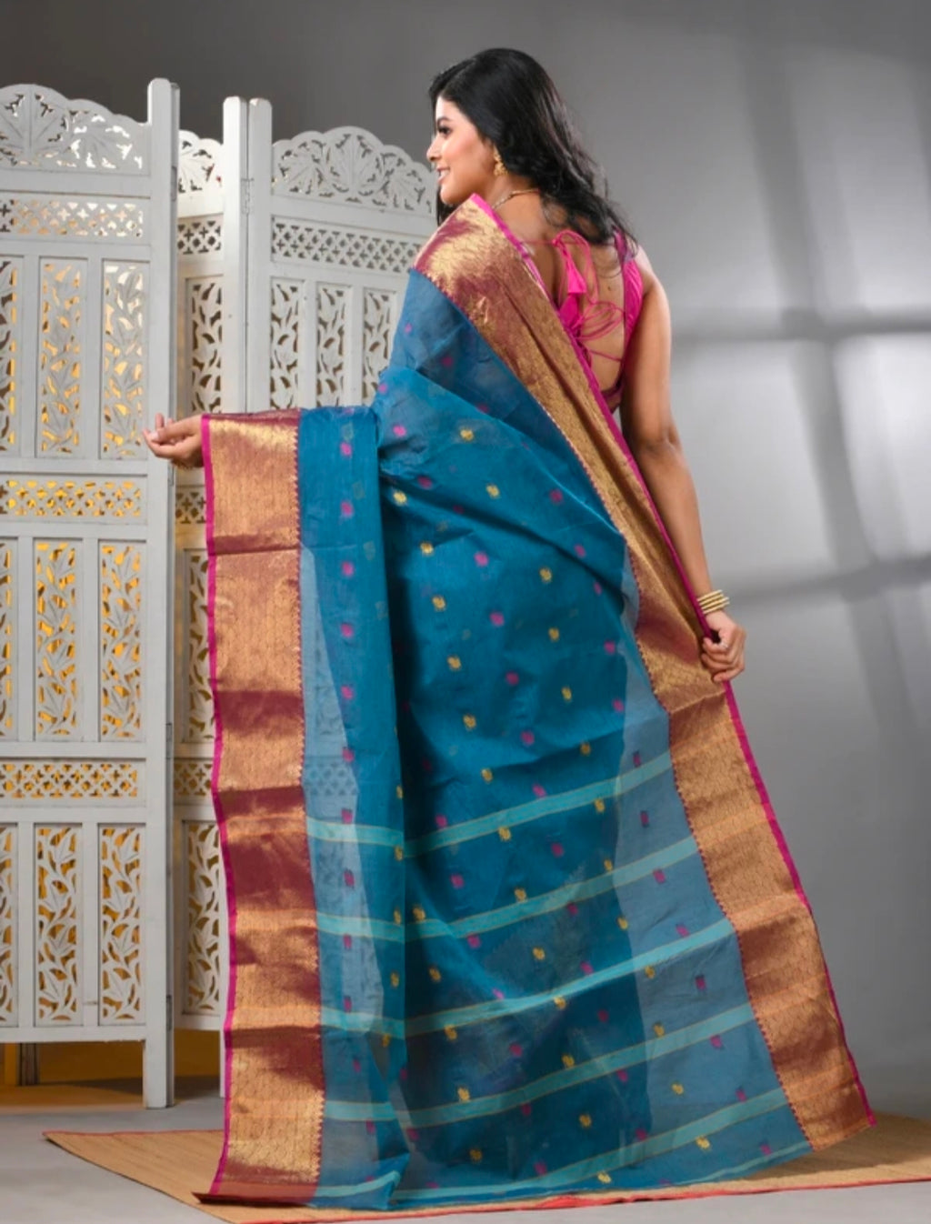 WoodenTant
Woven Tant Pure Cotton Saree (blue)