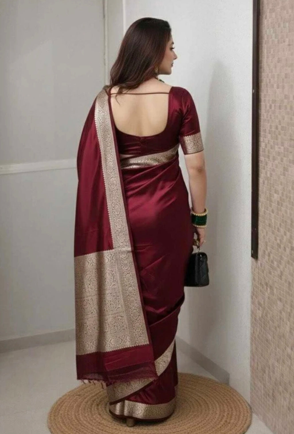Sijileen 
Woven Banarasi Satin Saree (Maroon)