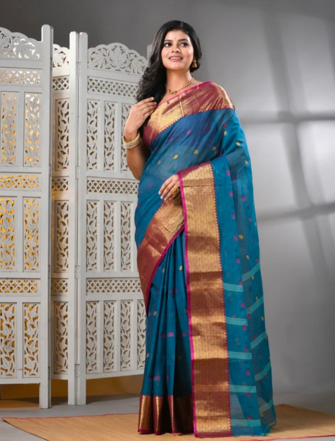 WoodenTant
Woven Tant Pure Cotton Saree (blue)