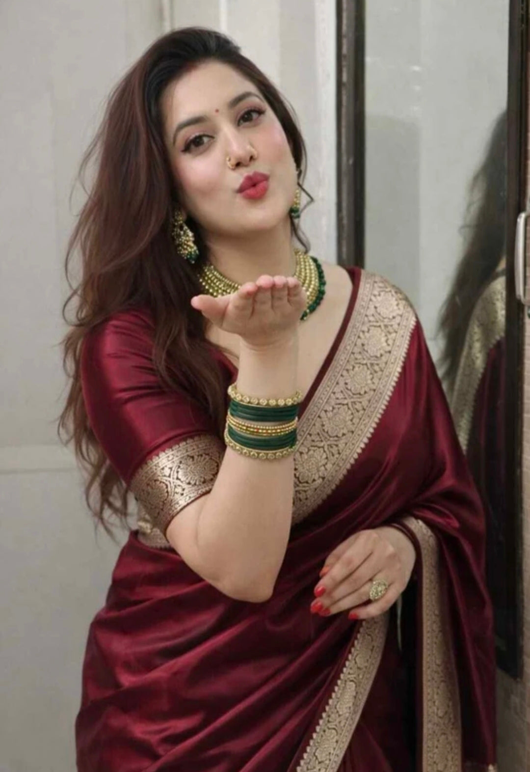 Sijileen 
Woven Banarasi Satin Saree (Maroon)